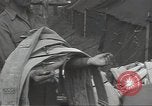 Standbild Unternehmen einen Soldaten Torquay England, 1944, aus Sekunde 24 historischem Filmmaterial Videoclip 65675074617