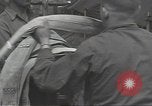 Standbild Unternehmen einen Soldaten Torquay England, 1944, aus Sekunde 25 historischem Filmmaterial Videoclip 65675074617