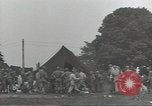 Standbild Unternehmen einen Soldaten Torquay England, 1944, aus Sekunde 31 historischem Filmmaterial Videoclip 65675074617