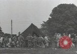 Standbild Unternehmen einen Soldaten Torquay England, 1944, aus Sekunde 32 historischem Filmmaterial Videoclip 65675074617