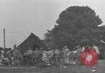 Standbild Unternehmen einen Soldaten Torquay England, 1944, aus Sekunde 38 historischem Filmmaterial Videoclip 65675074617