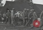 Standbild Unternehmen einen Soldaten Torquay England, 1944, aus Sekunde 40 historischem Filmmaterial Videoclip 65675074617
