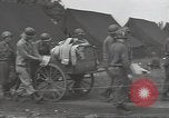 Standbild Unternehmen einen Soldaten Torquay England, 1944, aus Sekunde 42 historischem Filmmaterial Videoclip 65675074617