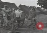 Standbild Unternehmen einen Soldaten Torquay England, 1944, aus Sekunde 43 historischem Filmmaterial Videoclip 65675074617