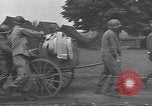 Standbild Unternehmen einen Soldaten Torquay England, 1944, aus Sekunde 44 historischem Filmmaterial Videoclip 65675074617