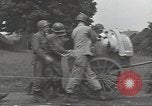 Standbild Unternehmen einen Soldaten Torquay England, 1944, aus Sekunde 46 historischem Filmmaterial Videoclip 65675074617