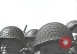 Standbild USA Soldaten im Englischen Kanal, 1944, aus Sekunde 17 historischem Filmmaterial Videoclip 65675074619