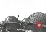 Standbild USA Soldaten im Englischen Kanal, 1944, aus Sekunde 18 historischem Filmmaterial Videoclip 65675074619