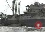 Standbild USA Soldaten im Englischen Kanal, 1944, aus Sekunde 22 historischem Filmmaterial Videoclip 65675074619