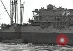 Standbild USA Soldaten im Englischen Kanal, 1944, aus Sekunde 23 historischem Filmmaterial Videoclip 65675074619