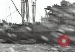 Standbild USA Soldaten im Englischen Kanal, 1944, aus Sekunde 25 historischem Filmmaterial Videoclip 65675074619