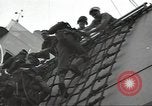 Standbild USA Soldaten im Englischen Kanal, 1944, aus Sekunde 48 historischem Filmmaterial Videoclip 65675074619