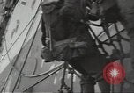 Standbild USA Soldaten im Englischen Kanal, 1944, aus Sekunde 58 historischem Filmmaterial Videoclip 65675074619
