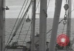Standbild USA Soldaten im Englischen Kanal, 1944, aus Sekunde 7 historischem Filmmaterial Videoclip 65675074620