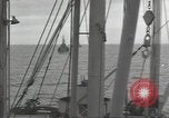 Standbild USA Soldaten im Englischen Kanal, 1944, aus Sekunde 9 historischem Filmmaterial Videoclip 65675074620