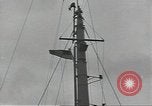 Standbild USA Soldaten im Englischen Kanal, 1944, aus Sekunde 11 historischem Filmmaterial Videoclip 65675074620