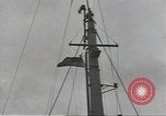 Standbild USA Soldaten im Englischen Kanal, 1944, aus Sekunde 14 historischem Filmmaterial Videoclip 65675074620