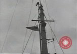 Standbild USA Soldaten im Englischen Kanal, 1944, aus Sekunde 15 historischem Filmmaterial Videoclip 65675074620