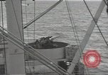 Standbild USA Soldaten im Englischen Kanal, 1944, aus Sekunde 18 historischem Filmmaterial Videoclip 65675074620