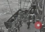 Standbild USA Soldaten im Englischen Kanal, 1944, aus Sekunde 22 historischem Filmmaterial Videoclip 65675074620