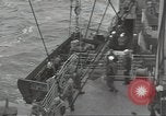Standbild USA Soldaten im Englischen Kanal, 1944, aus Sekunde 24 historischem Filmmaterial Videoclip 65675074620
