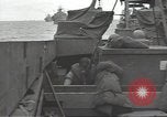 Standbild USA Soldaten im Englischen Kanal, 1944, aus Sekunde 31 historischem Filmmaterial Videoclip 65675074620