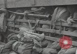 Standbild USA Soldaten im Englischen Kanal, 1944, aus Sekunde 47 historischem Filmmaterial Videoclip 65675074620