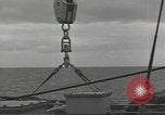 Standbild USA Soldaten im Englischen Kanal, 1944, aus Sekunde 58 historischem Filmmaterial Videoclip 65675074620