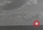 Immagine di F6F Hellcat aerei da combattimento Teatro pacifico, 1945, secondo 56 filmato di repertorio 65675074655