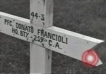 Immagine di Stati Uniti cimitero Guadalcanal nelle Isole Salomone, 1944, secondo 37 filmato di repertorio 65675074668