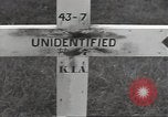 Immagine di Stati Uniti cimitero Guadalcanal nelle Isole Salomone, 1944, secondo 51 filmato di repertorio 65675074668