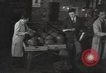 Standbild Gauntlet body Armor United States USA, 1941, aus Sekunde 4 historischem Filmmaterial Videoclip 65675074669