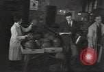Standbild Gauntlet body Armor United States USA, 1941, aus Sekunde 7 historischem Filmmaterial Videoclip 65675074669