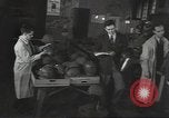 Standbild Gauntlet body Armor United States USA, 1941, aus Sekunde 8 historischem Filmmaterial Videoclip 65675074669
