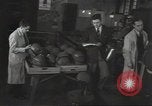 Standbild Gauntlet body Armor United States USA, 1941, aus Sekunde 11 historischem Filmmaterial Videoclip 65675074669