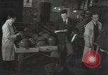 Standbild Gauntlet body Armor United States USA, 1941, aus Sekunde 13 historischem Filmmaterial Videoclip 65675074669