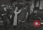 Standbild Gauntlet body Armor United States USA, 1941, aus Sekunde 19 historischem Filmmaterial Videoclip 65675074669
