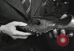 Standbild Gauntlet body Armor United States USA, 1941, aus Sekunde 47 historischem Filmmaterial Videoclip 65675074669