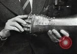Standbild Gauntlet body Armor United States USA, 1941, aus Sekunde 48 historischem Filmmaterial Videoclip 65675074669