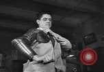 Standbild Gauntlet body Armor United States USA, 1941, aus Sekunde 56 historischem Filmmaterial Videoclip 65675074669