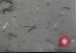 Standbild USA Soldaten Guadalcanal Salomonen, 1944, aus Sekunde 10 historischem Filmmaterial Videoclip 65675074671