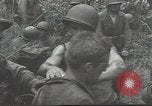 Standbild USA Soldaten Guadalcanal Salomonen, 1944, aus Sekunde 26 historischem Filmmaterial Videoclip 65675074671
