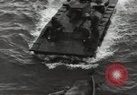 Standbild USA Soldaten Guadalcanal Salomonen, 1944, aus Sekunde 13 historischem Filmmaterial Videoclip 65675074674