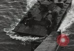Standbild USA Soldaten Guadalcanal Salomonen, 1944, aus Sekunde 15 historischem Filmmaterial Videoclip 65675074674