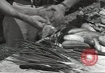 Standbild Armee cook Guadalcanal Salomonen, 1944, aus Sekunde 25 historischem Filmmaterial Videoclip 65675074683