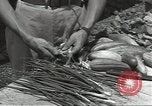 Standbild Armee cook Guadalcanal Salomonen, 1944, aus Sekunde 29 historischem Filmmaterial Videoclip 65675074683