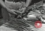 Standbild Armee cook Guadalcanal Salomonen, 1944, aus Sekunde 30 historischem Filmmaterial Videoclip 65675074683
