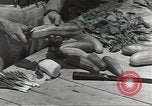 Standbild Armee cook Guadalcanal Salomonen, 1944, aus Sekunde 33 historischem Filmmaterial Videoclip 65675074683