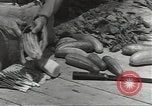 Standbild Armee cook Guadalcanal Salomonen, 1944, aus Sekunde 36 historischem Filmmaterial Videoclip 65675074683