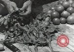 Standbild Armee cook Guadalcanal Salomonen, 1944, aus Sekunde 47 historischem Filmmaterial Videoclip 65675074683